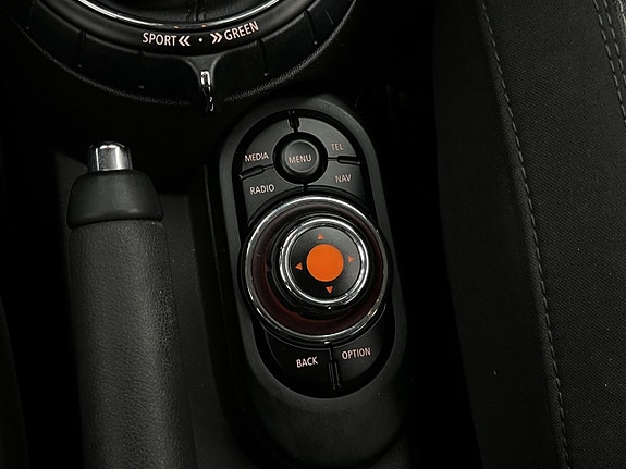 MINI Cooper S 26 of 30