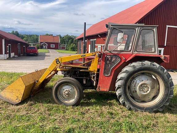 MF 135 med lastare och servostyrning 2 of 12