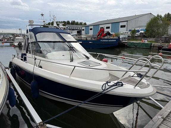 Aquador 25 WAe / MerCruiser 4,2 - 1 ägare Endast 330 h 14 of 16