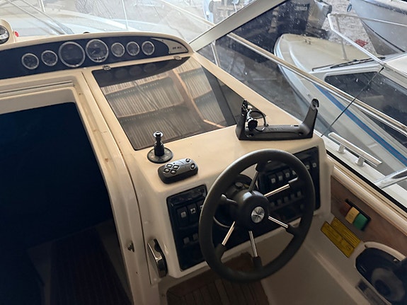Aquador 25 WAe / MerCruiser 4,2 - 1 ägare Endast 330 h 15 of 16