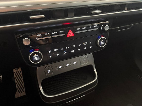 Hyundai Ioniq 9 8 of 12