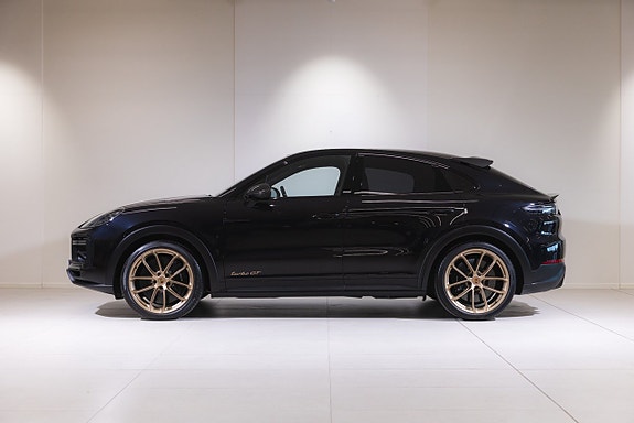 Porsche Cayenne Turbo GT 2 of 5