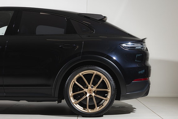 Porsche Cayenne Turbo GT 4 of 5