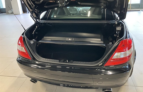 Mercedes-Benz SLK200 5 of 5
