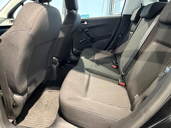 Peugeot 208 6 of 8
