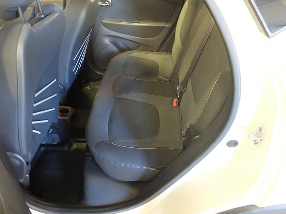 Renault Captur 8 of 9
