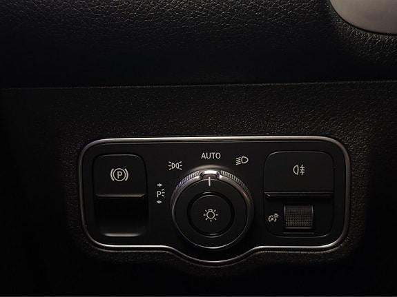 Mercedes-Benz GLB35 15 of 30