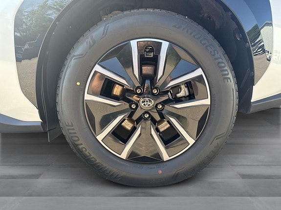 Toyota bZ4X 11 of 13