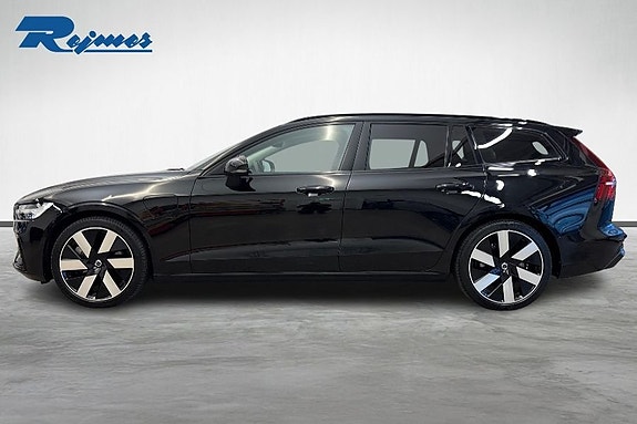 Volvo V60 2 of 25