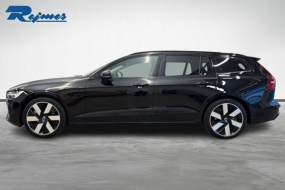 Volvo V60 2 of 5