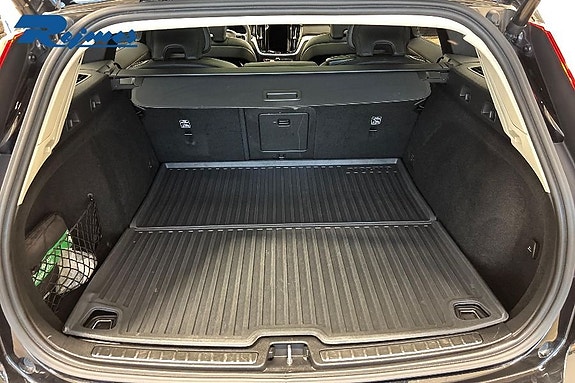 Volvo V60 13 of 25