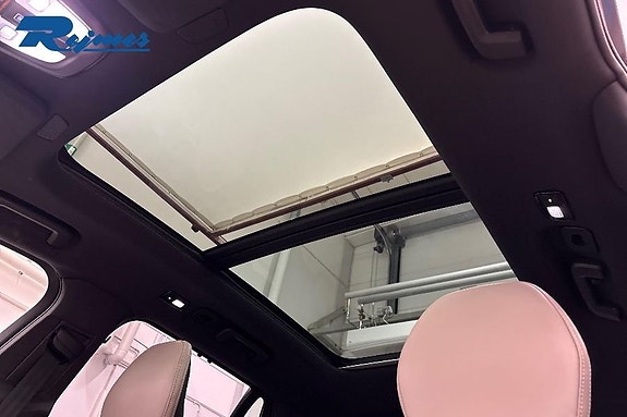 Volvo XC90 19 of 23