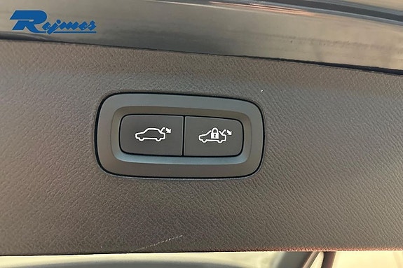 Volvo XC90 13 of 23