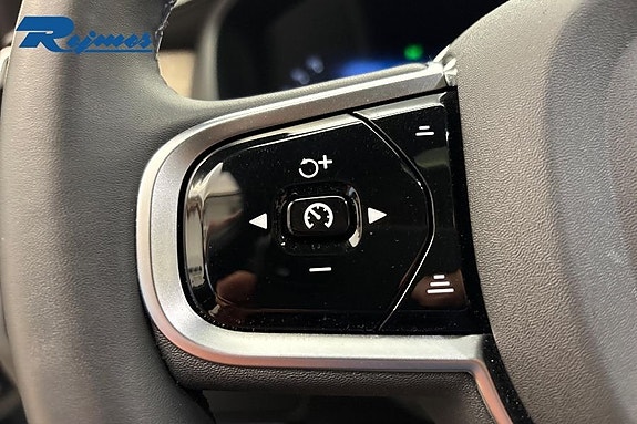 Volvo XC90 17 of 23