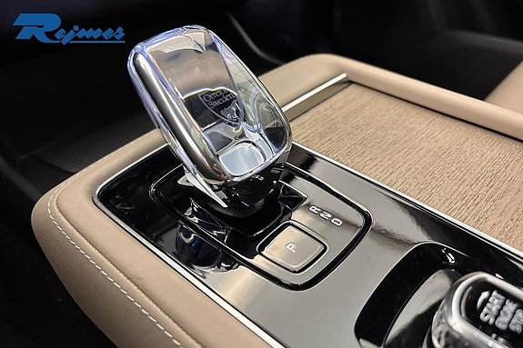 Volvo XC90 16 of 23