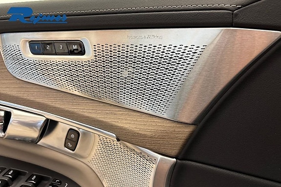 Volvo XC90 14 of 23