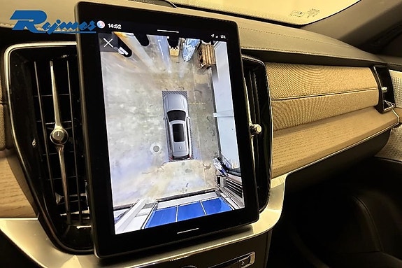 Volvo XC90 12 of 23