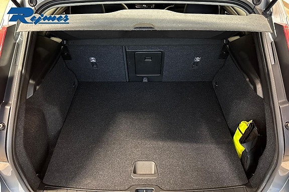 Volvo XC40 13 of 19