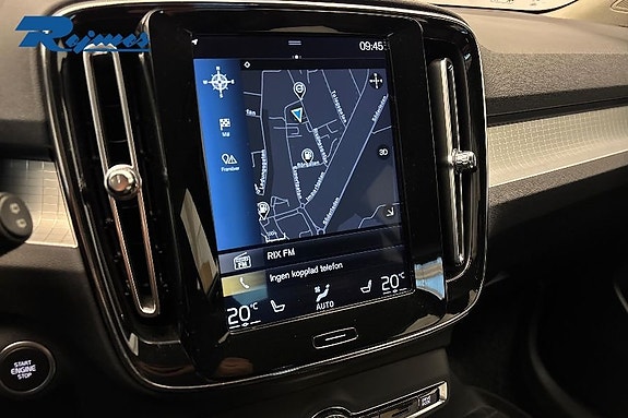 Volvo XC40 11 of 19