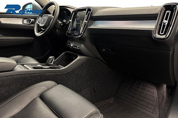 Volvo XC40 6 of 19