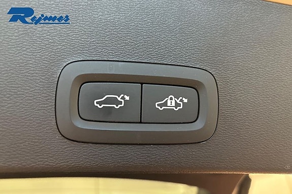 Volvo EX40 15 of 24