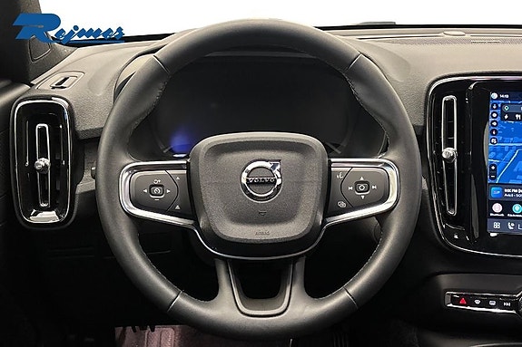Volvo EX40 10 of 24