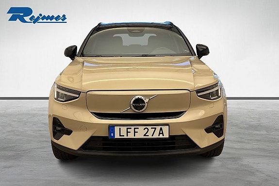 Volvo EX40 4 of 24