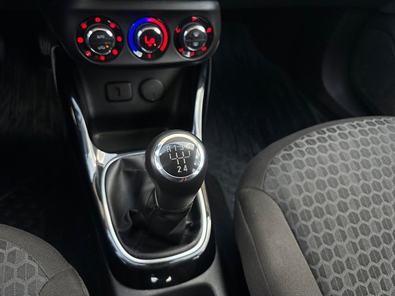 Opel Corsa 13 of 15