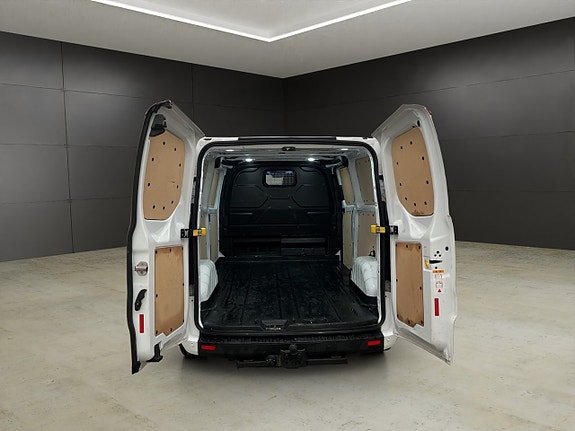 Ford Transit Custom 12 of 30