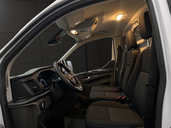 Ford Transit Custom 16 of 30