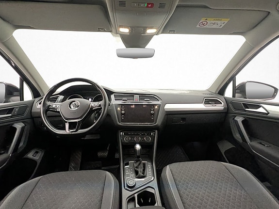 Volkswagen Tiguan 13 of 30
