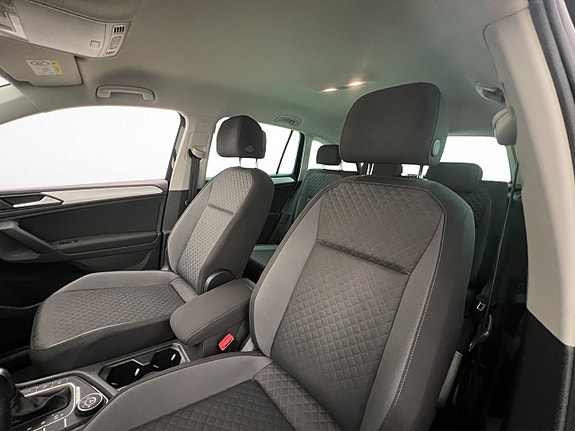 Volkswagen Tiguan 12 of 30