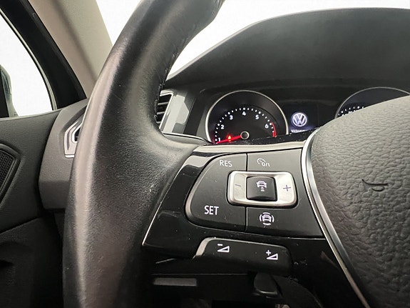 Volkswagen Tiguan 16 of 30