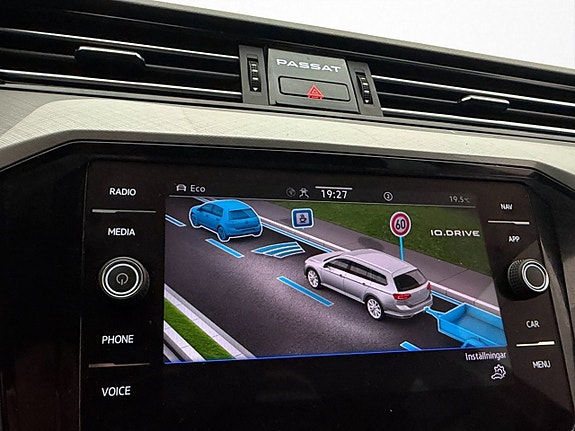 Volkswagen Passat 21 of 30