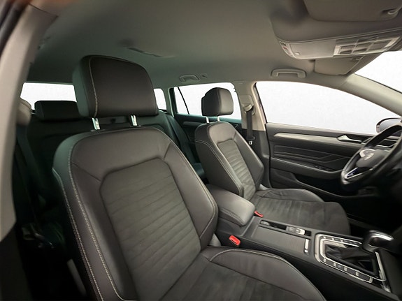 Volkswagen Passat 28 of 30