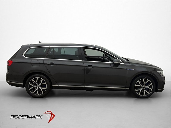 Volkswagen Passat 9 of 30