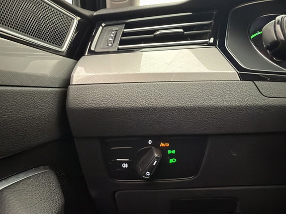Volkswagen Passat 15 of 30