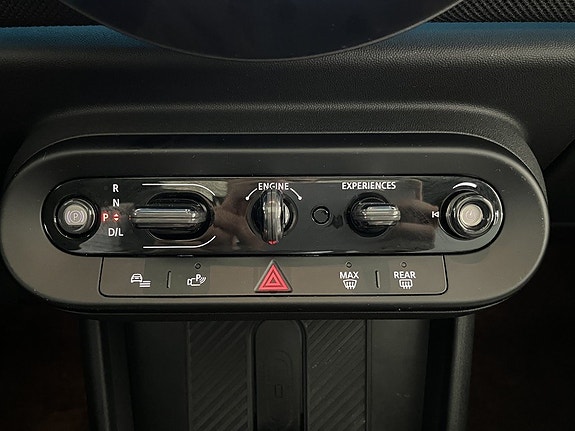 MINI Cooper S 9 of 18