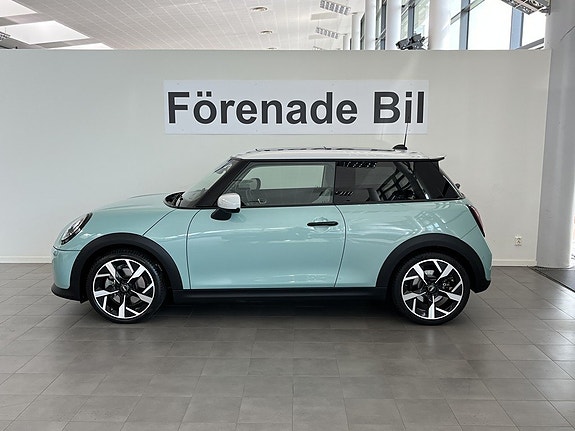 MINI Cooper S 4 of 5