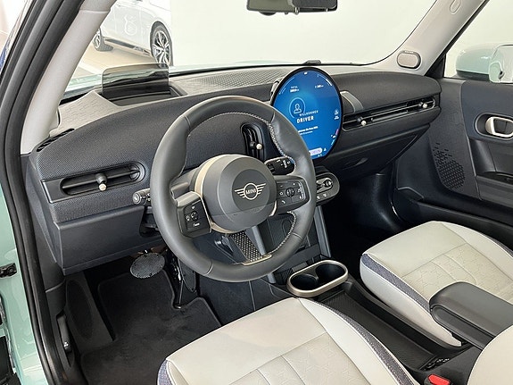 MINI Cooper S 8 of 18