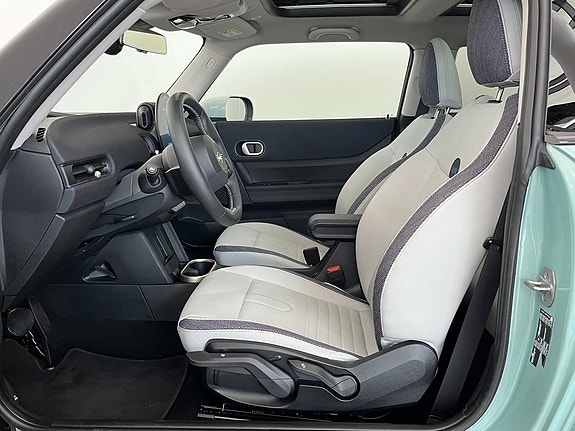 MINI Cooper S 6 of 18