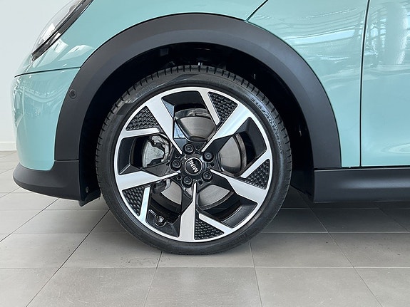 MINI Cooper S 5 of 5