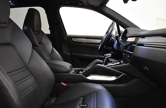 Porsche Cayenne Turbo 6 of 8
