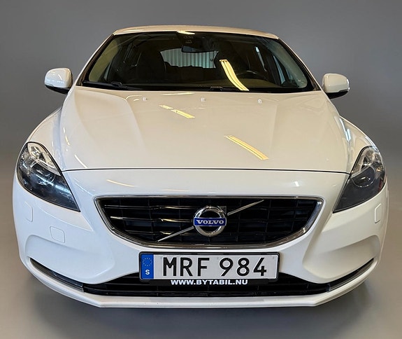 Volvo V40 6 of 12
