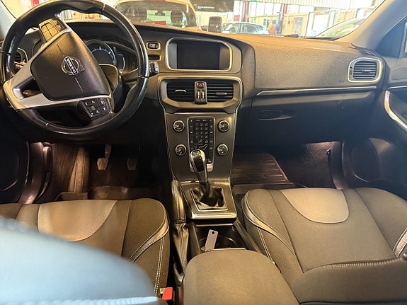 Volvo V40 10 of 12