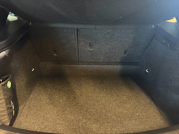Volvo V40 12 of 12