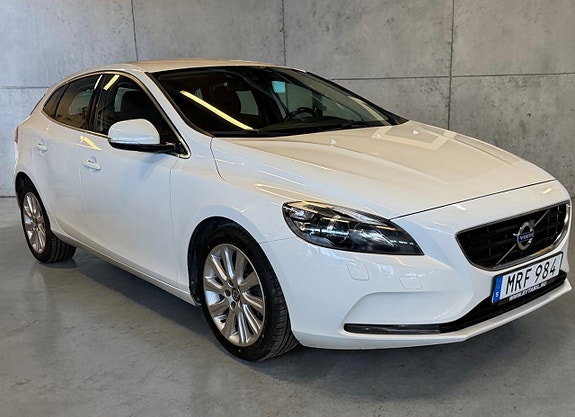 Volvo V40 4 of 12