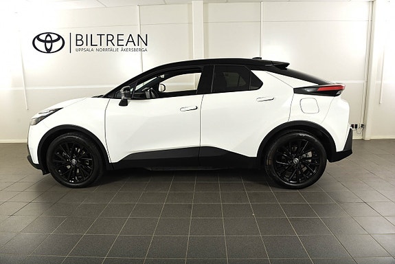 Toyota C-HR 2 of 23