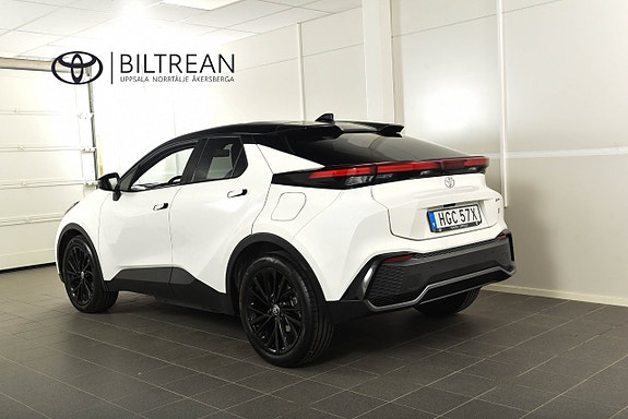 Toyota C-HR 3 of 23