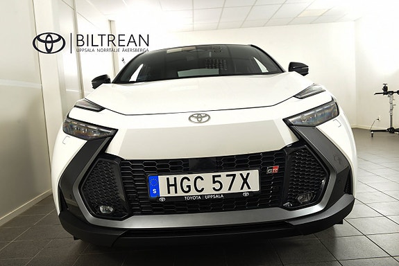 Toyota C-HR 4 of 23